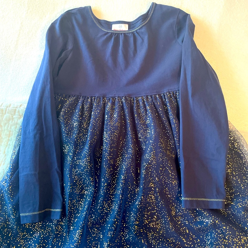 NWOT Hanna Gold Sparkle Dress size 140 (10)